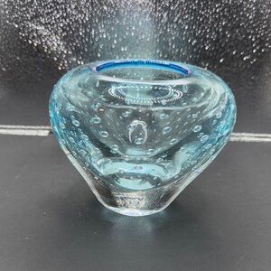 Evolution by WATERFORD Blue
Mist with controlled bubbles glass vase